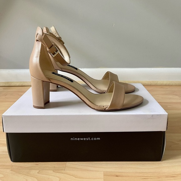 Nine West Pruce Ankle Strap Block Heel Sandals size 6.5W - Picture 7 of 8